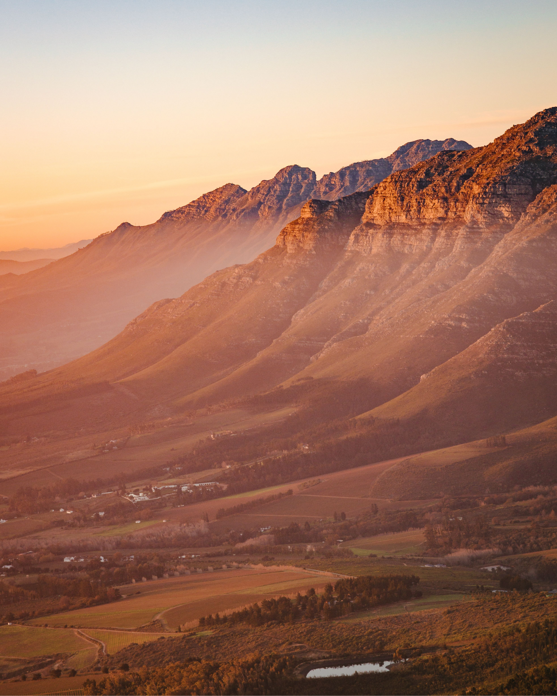 A red sunset over the Drakenstein mountains